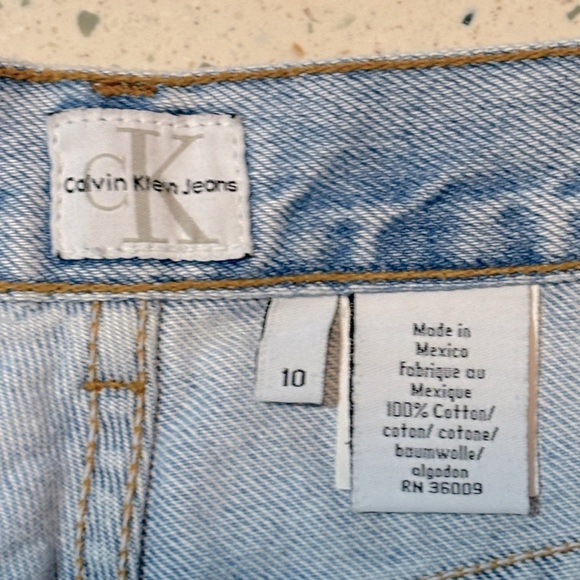 Vintage 90s Calvin Klein Jean Shorts in Sz 10‎ Cotton Light Wash Denim - Picture 5 of 9